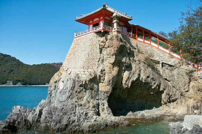 城跡石垣上の絶景古民家宿 鞆城茶屋庵 Tomo Exterior foto